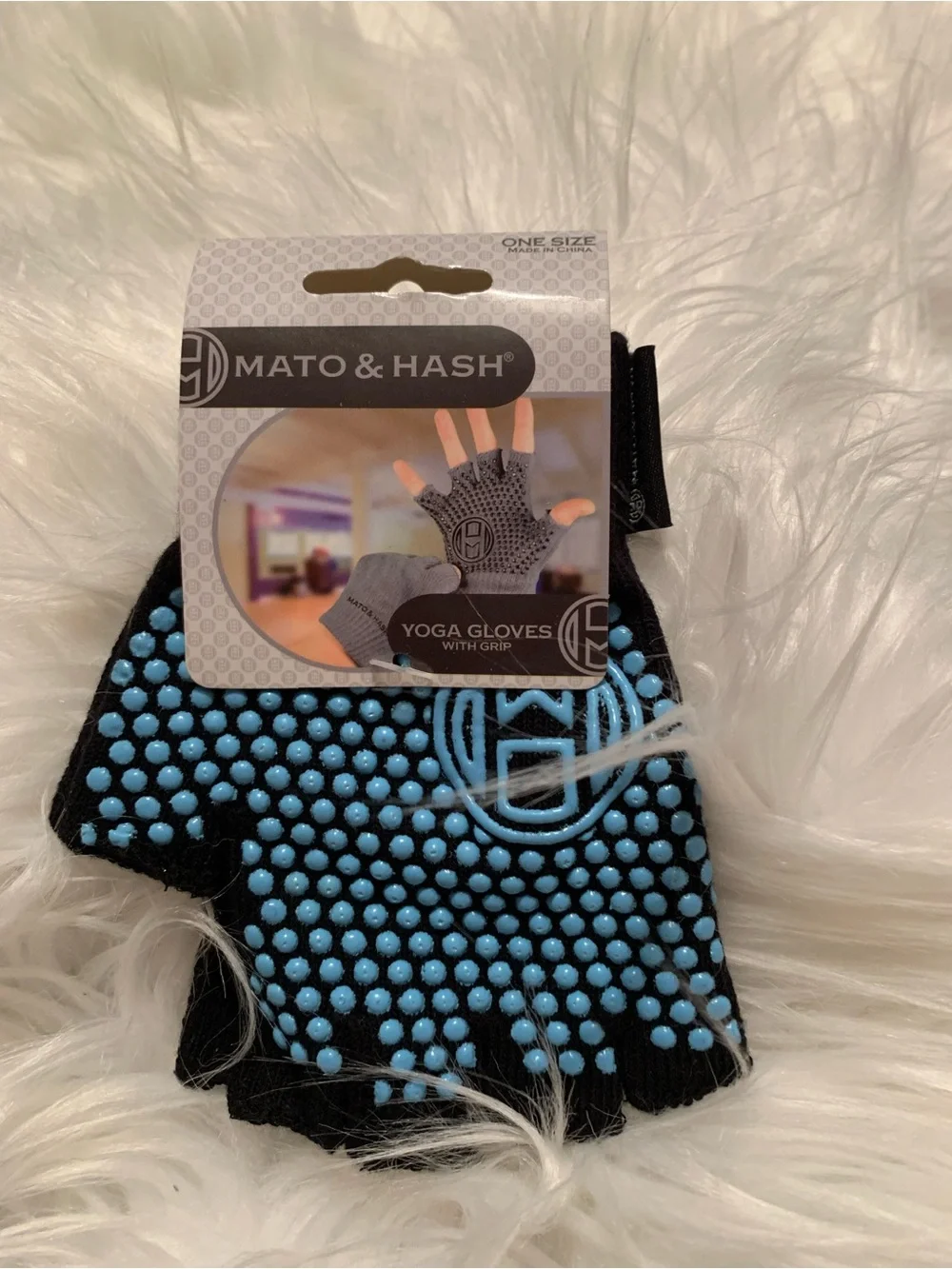 MATO & NASH ladies NWT Yoga fingerless gloves OSFM